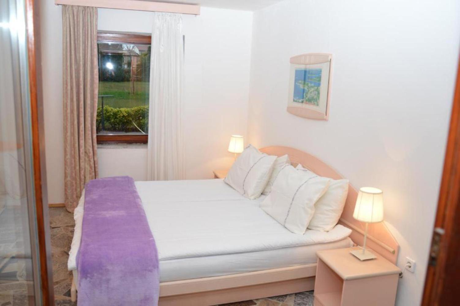 Apartments Aurelia Nova Vas  Екстер'єр фото